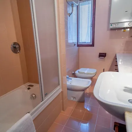 Da Monsignore Frühstückspension Crespano del Grappa